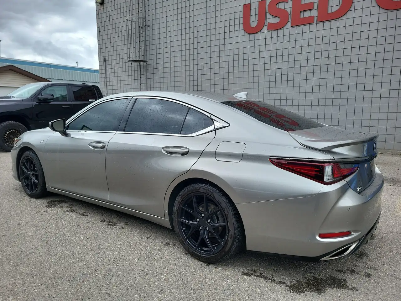 Lexus ES photo Lexus ES