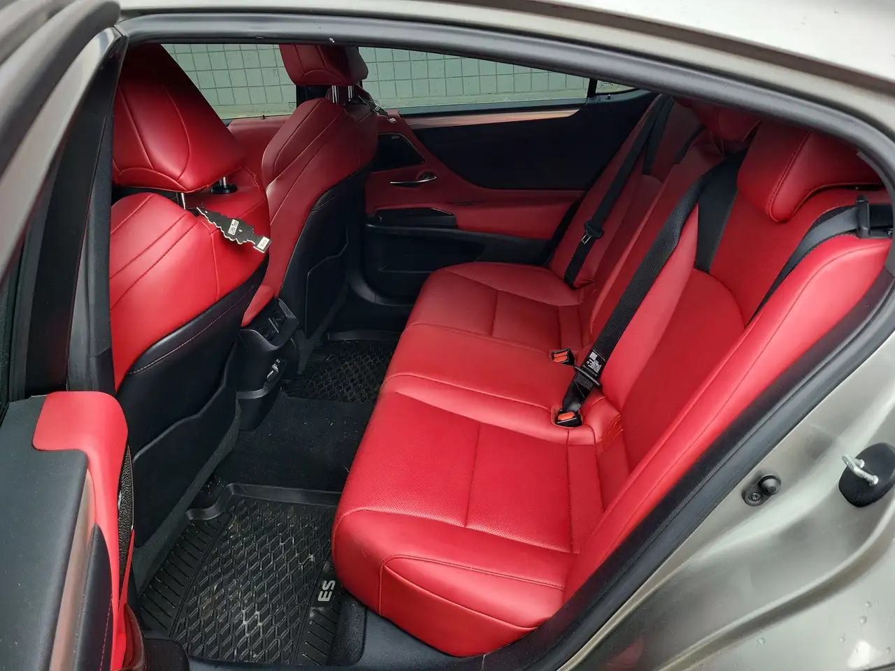 Lexus ES photo Lexus ES