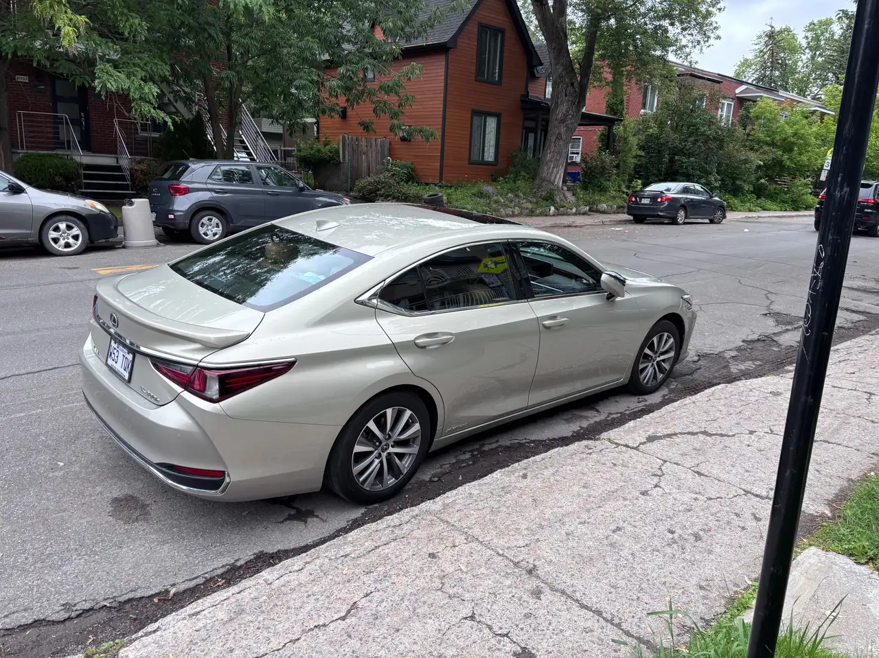 2020 Lexus ES