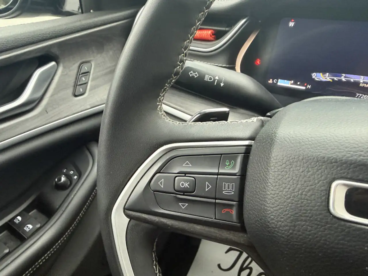 Jeep Grand Cherokee снимка Jeep Grand Cherokee