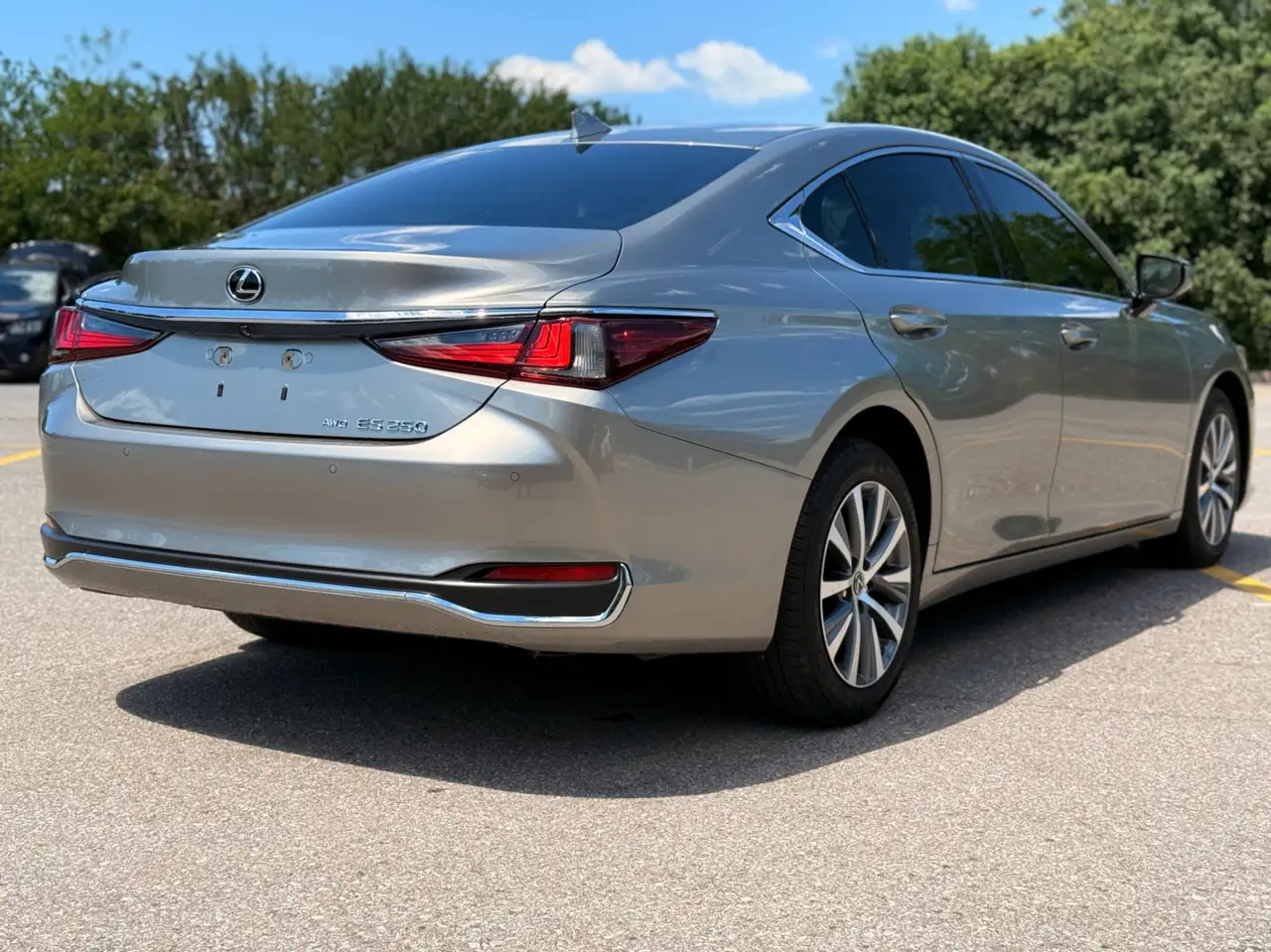Lexus ES снимка Lexus ES