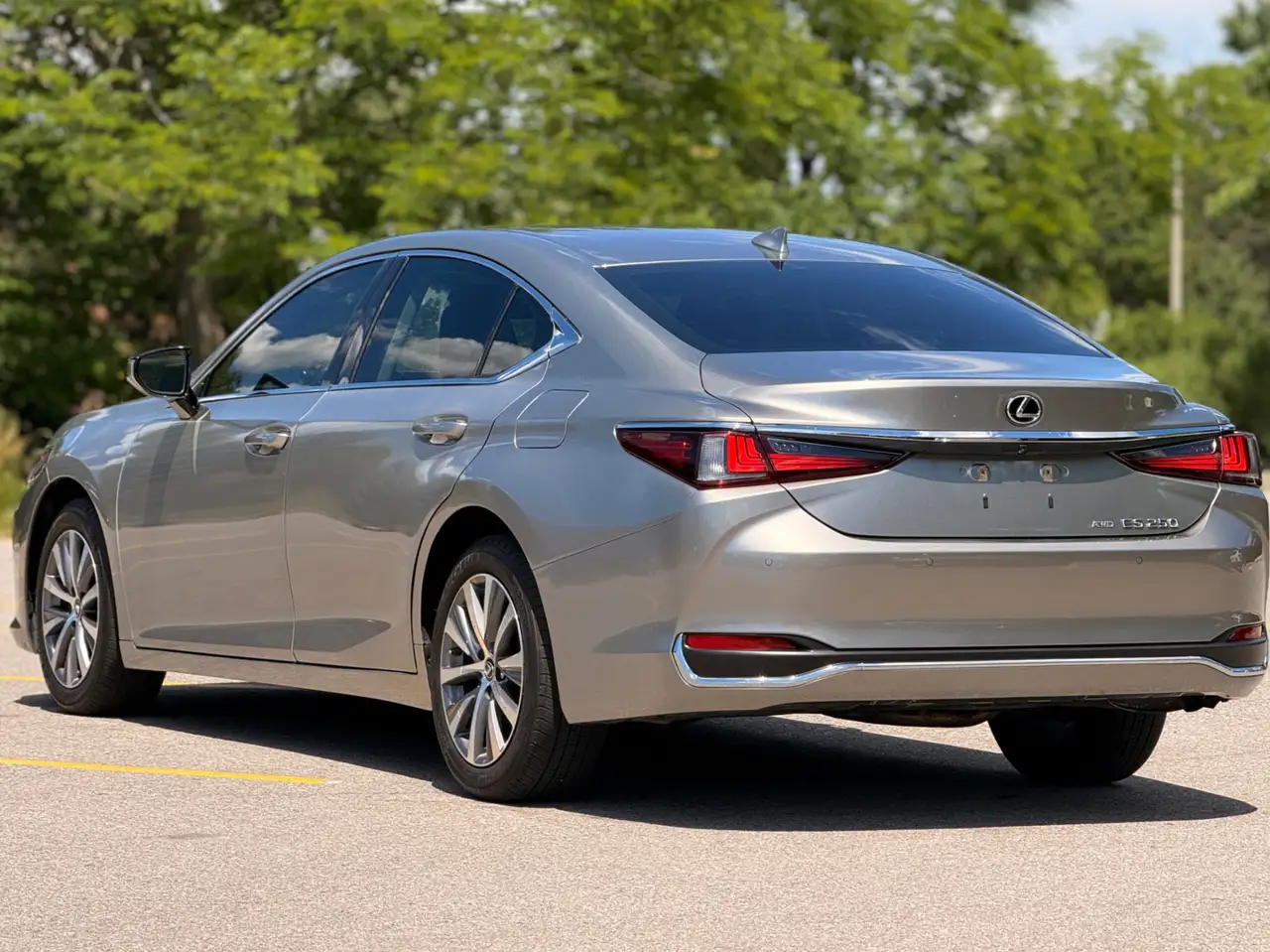 Lexus ES снимка Lexus ES