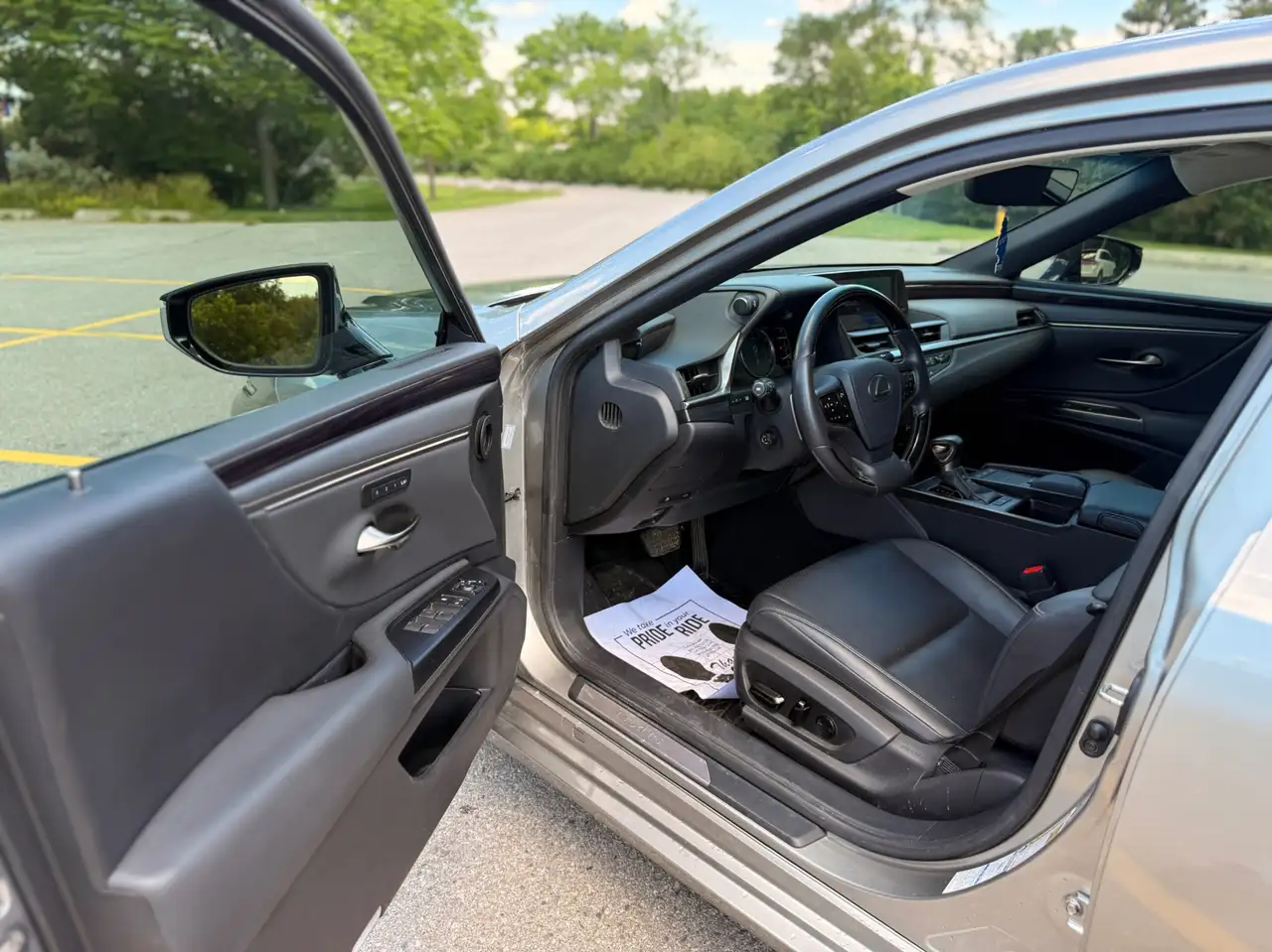 Lexus ES снимка Lexus ES