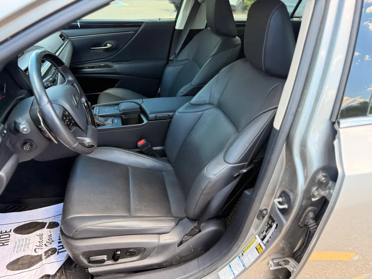 Lexus ES снимка Lexus ES