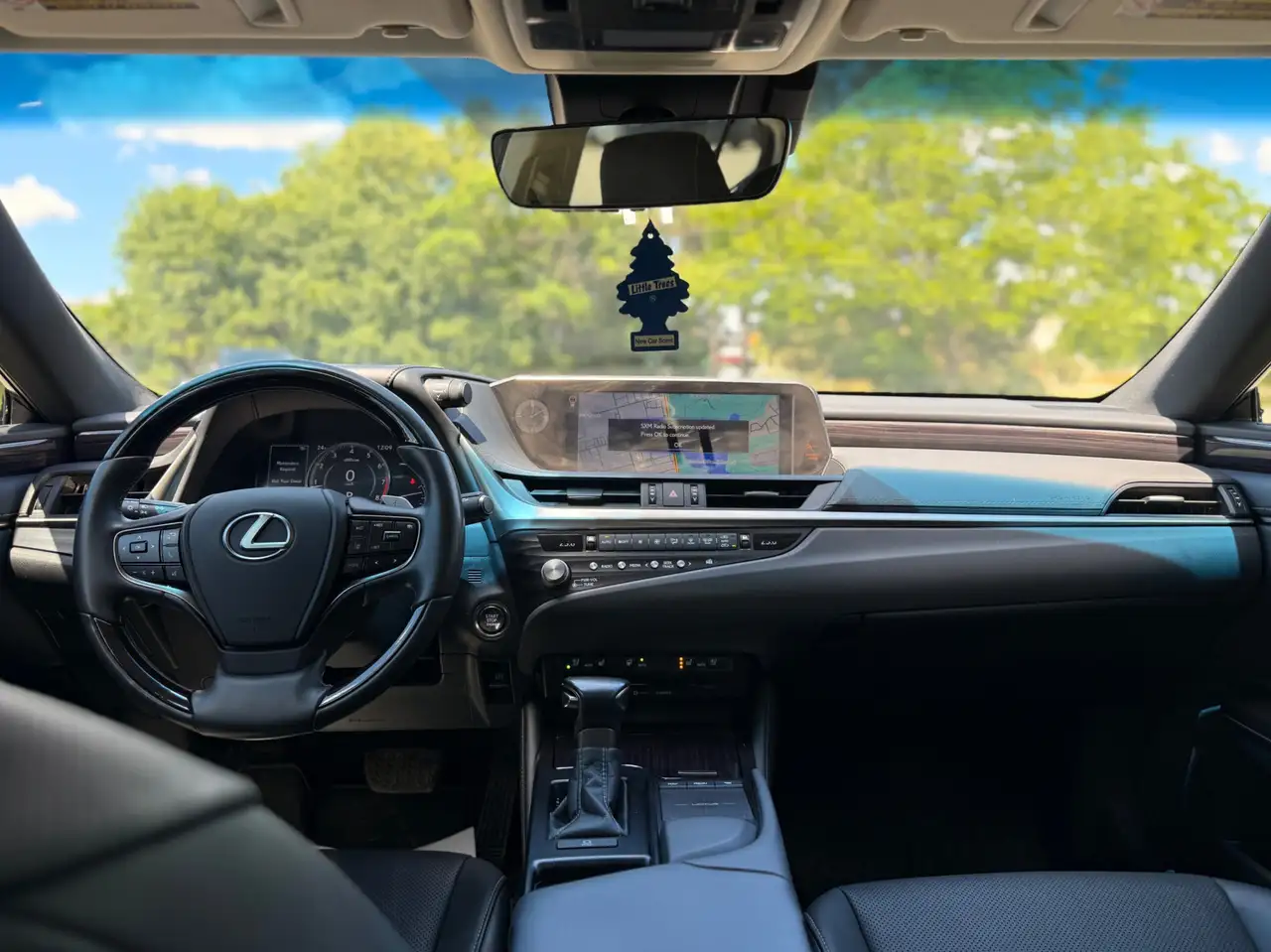 Lexus ES снимка Lexus ES