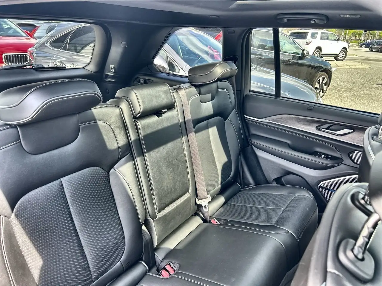 Jeep Grand Cherokee снимка Jeep Grand Cherokee