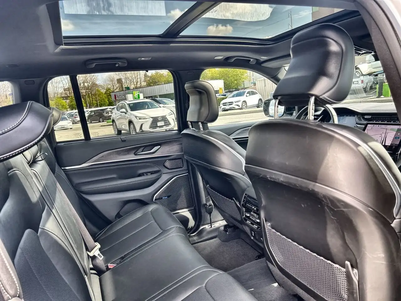 Jeep Grand Cherokee снимка Jeep Grand Cherokee