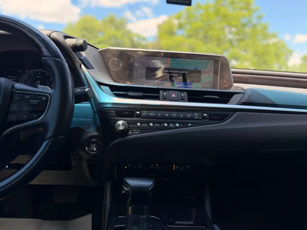 Lexus ES снимка Lexus ES