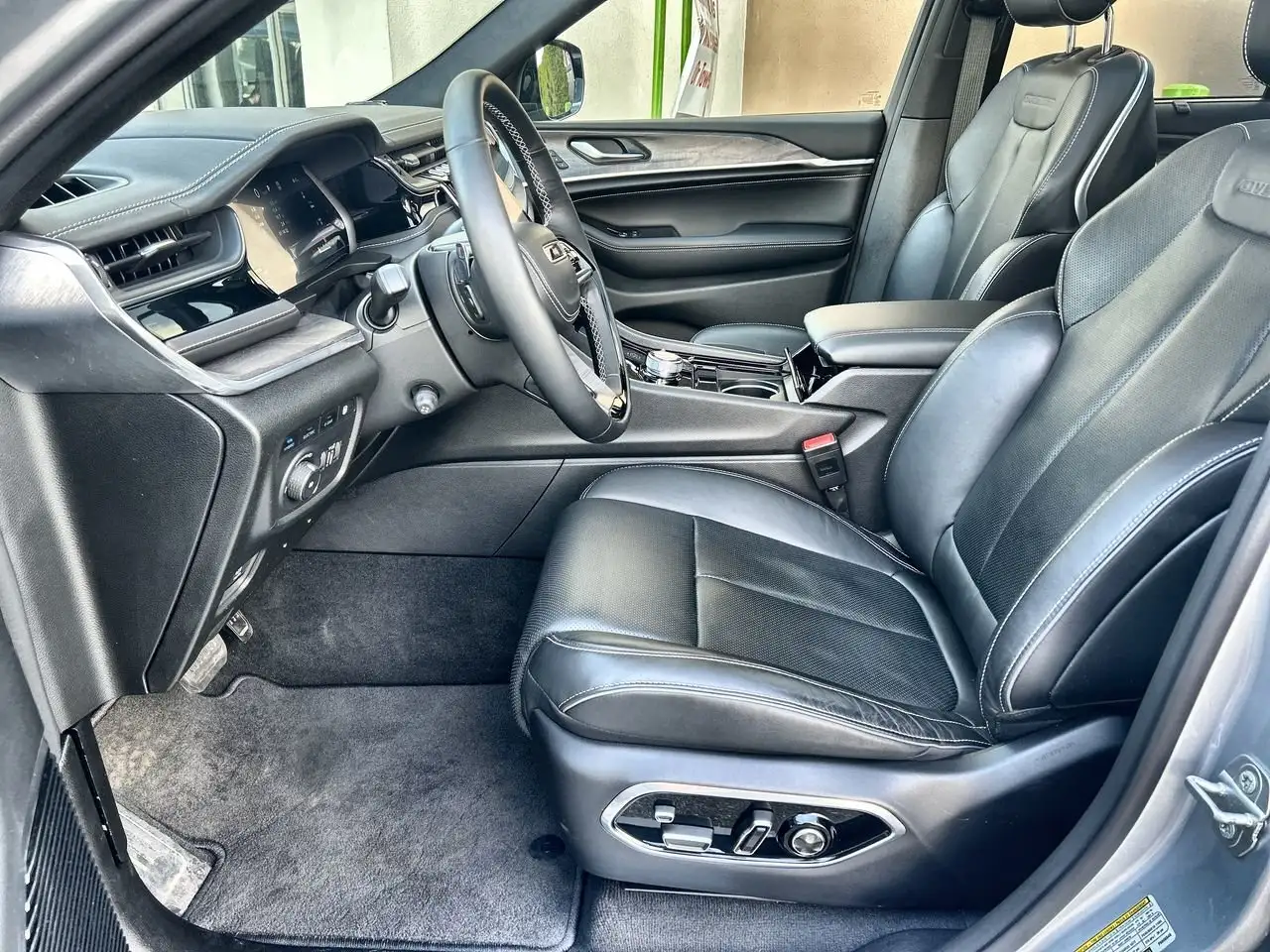Jeep Grand Cherokee снимка Jeep Grand Cherokee