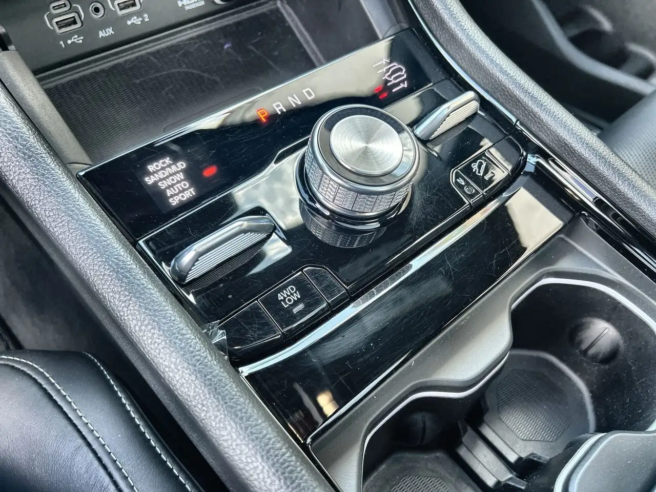 Jeep Grand Cherokee снимка Jeep Grand Cherokee