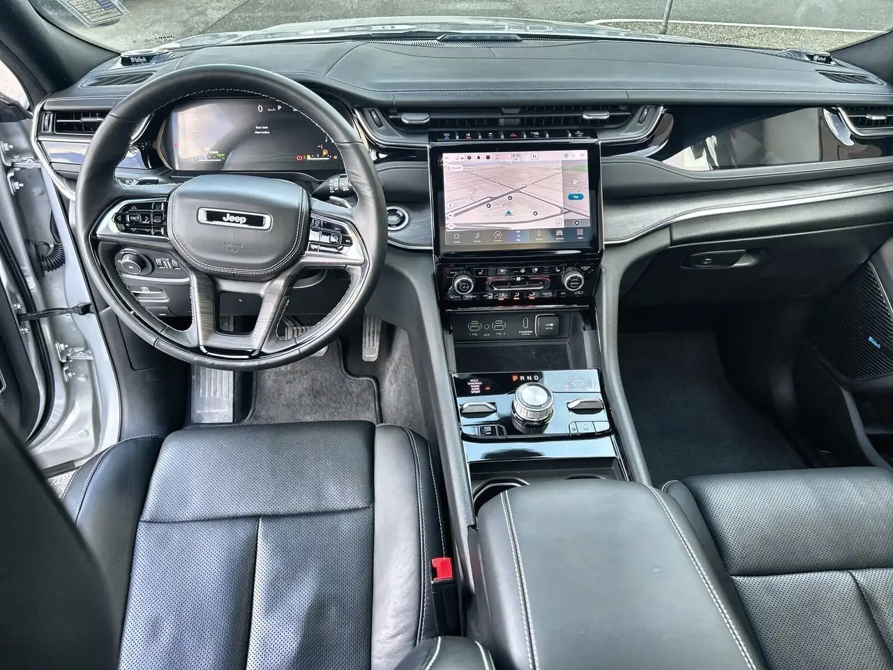 Jeep Grand Cherokee снимка Jeep Grand Cherokee