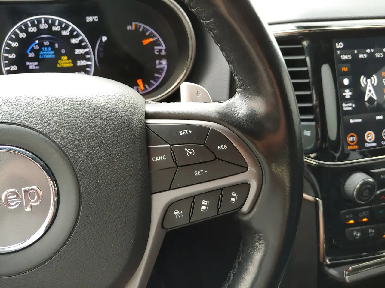 Jeep Grand Cherokee снимка Jeep Grand Cherokee