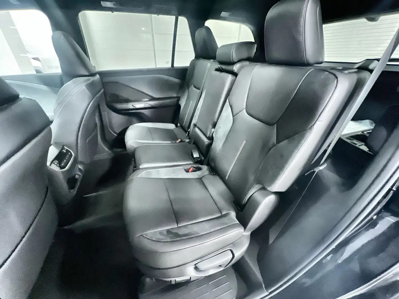 Lexus TX 350 снимка Lexus TX 350