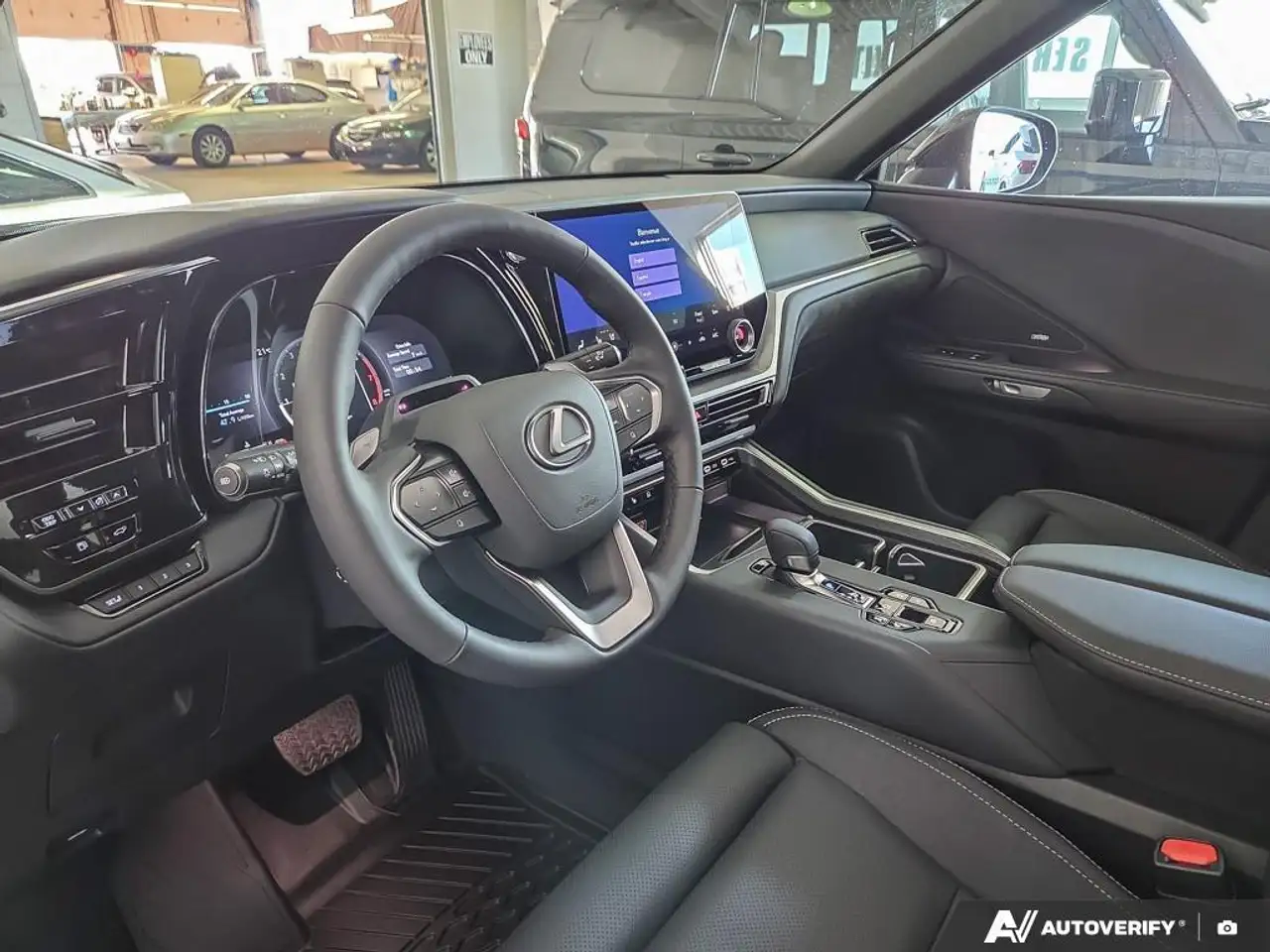 Lexus TX fotografie Lexus TX