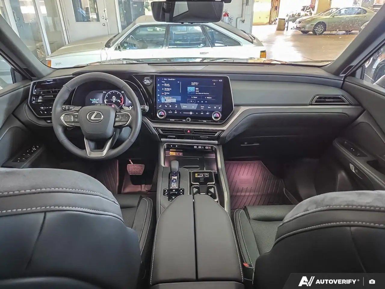Lexus TX fotografie Lexus TX