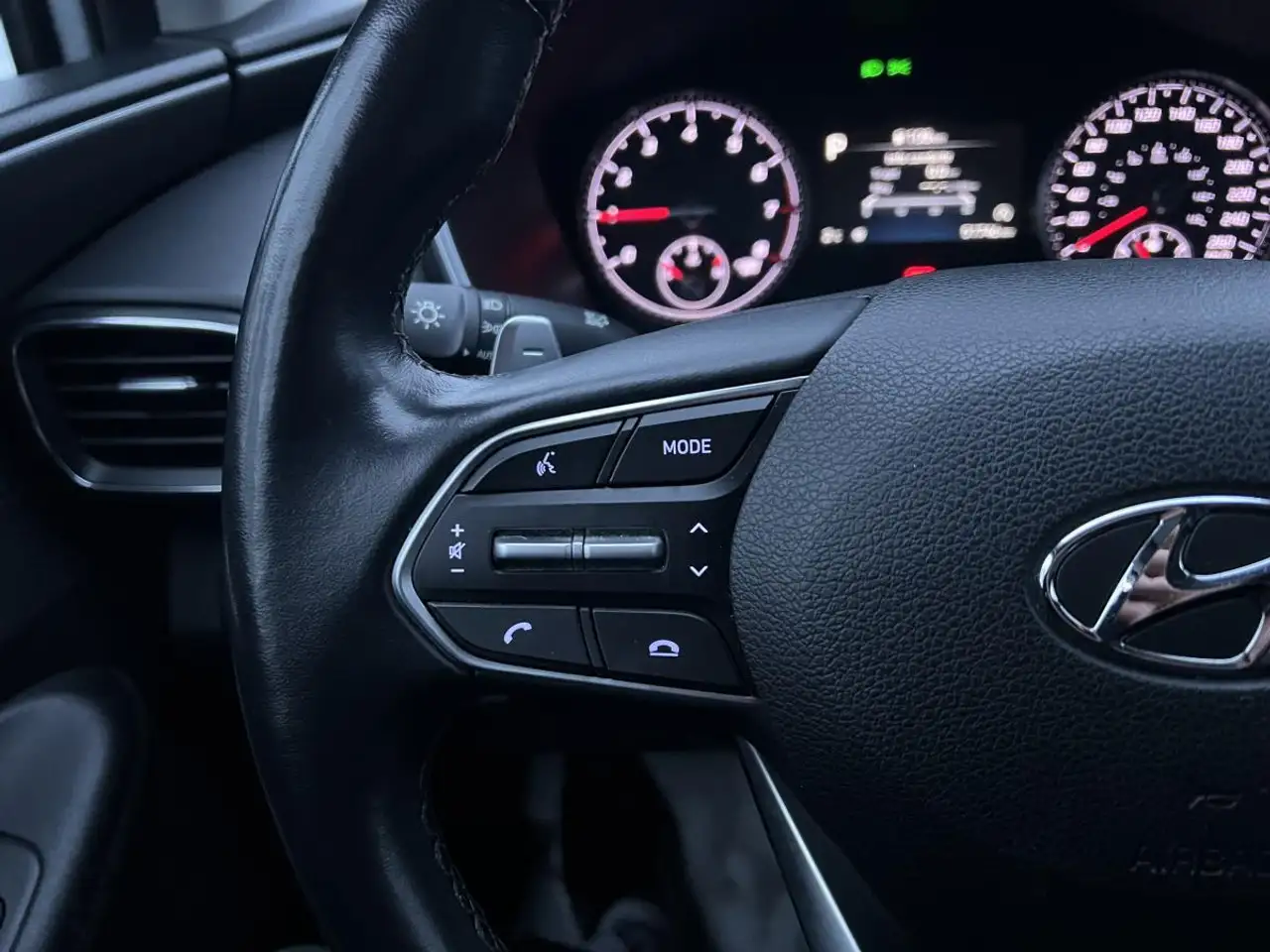 Hyundai SANTA FE снимка Hyundai SANTA FE