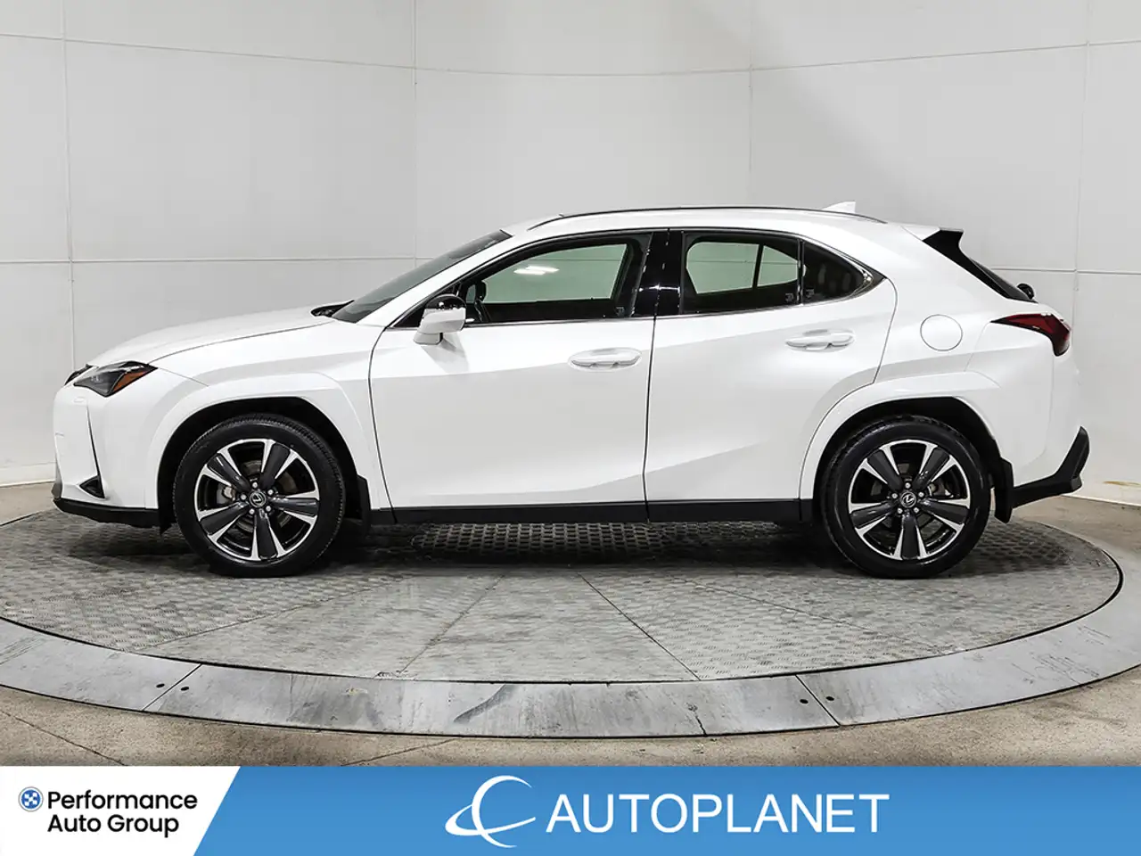 Lexus UX снимка Lexus UX