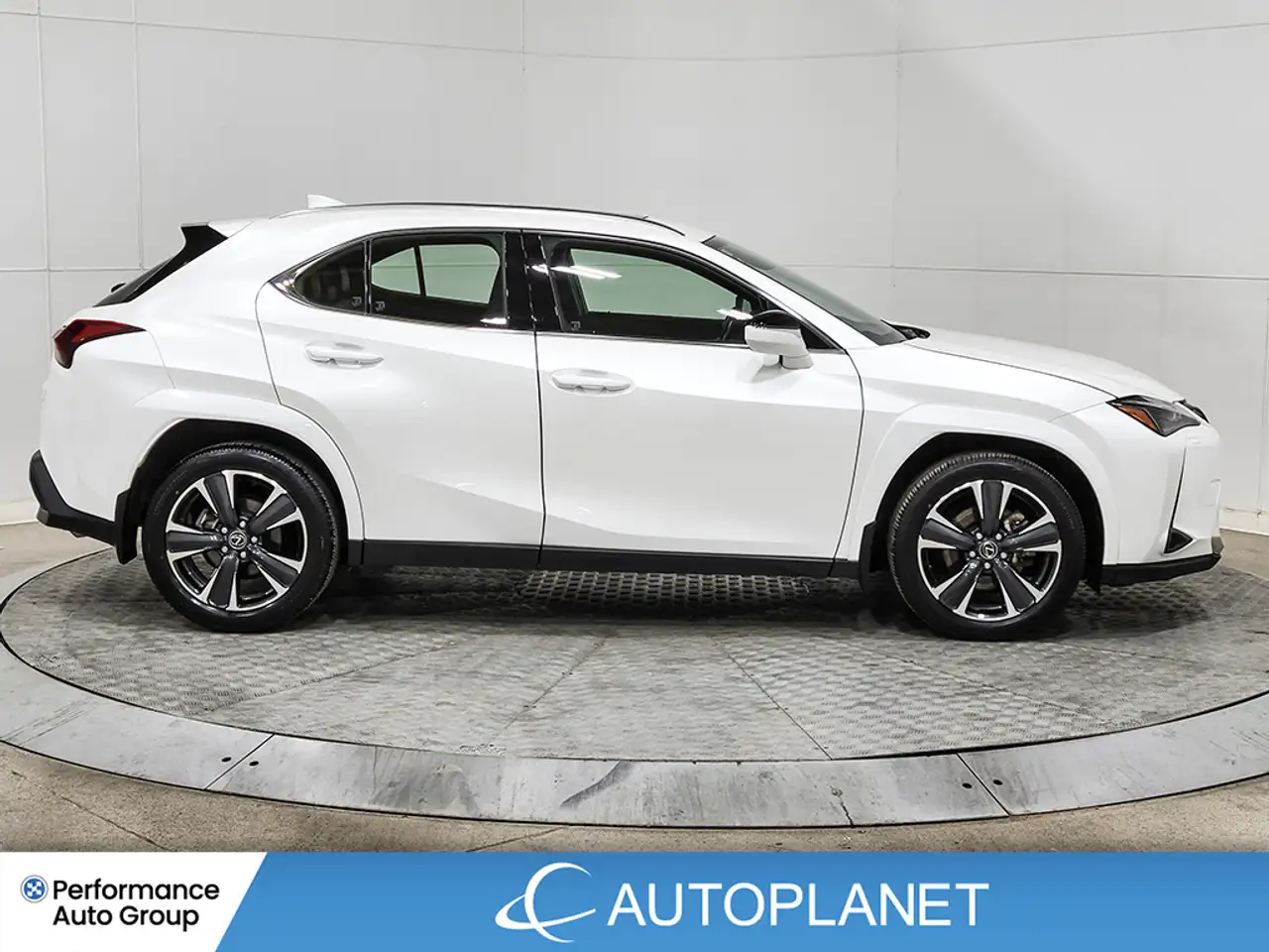 Lexus UX снимка Lexus UX