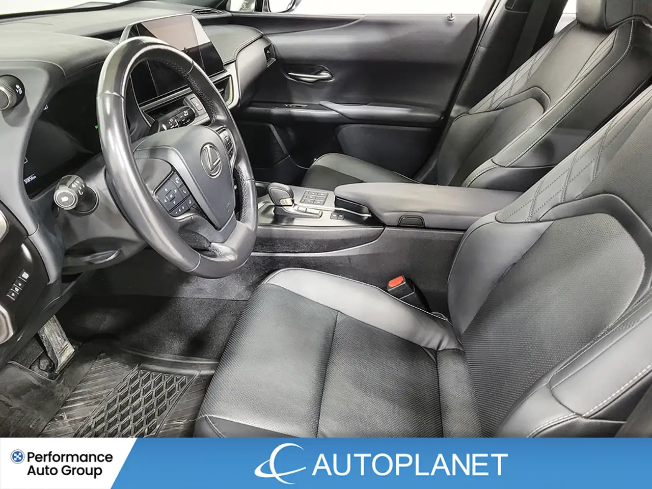 Lexus UX снимка Lexus UX