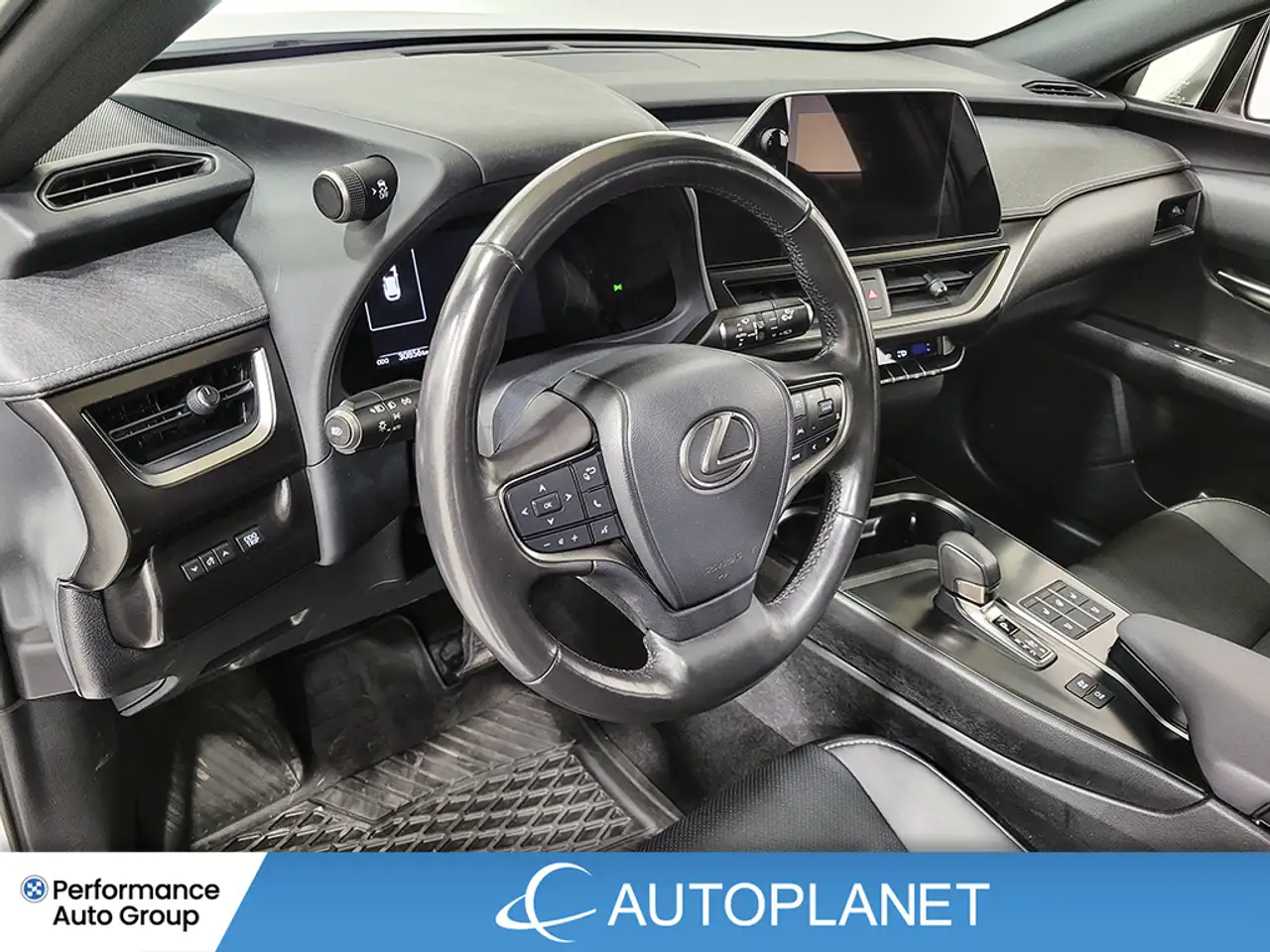 Lexus UX снимка Lexus UX