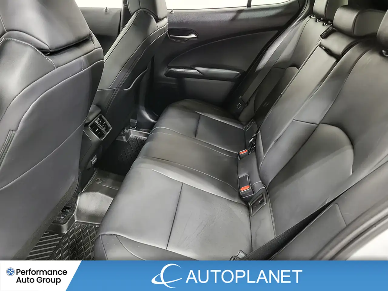 Lexus UX снимка Lexus UX
