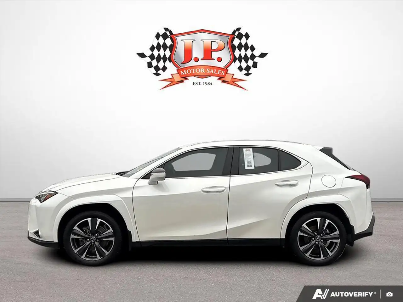 Lexus UX снимка Lexus UX
