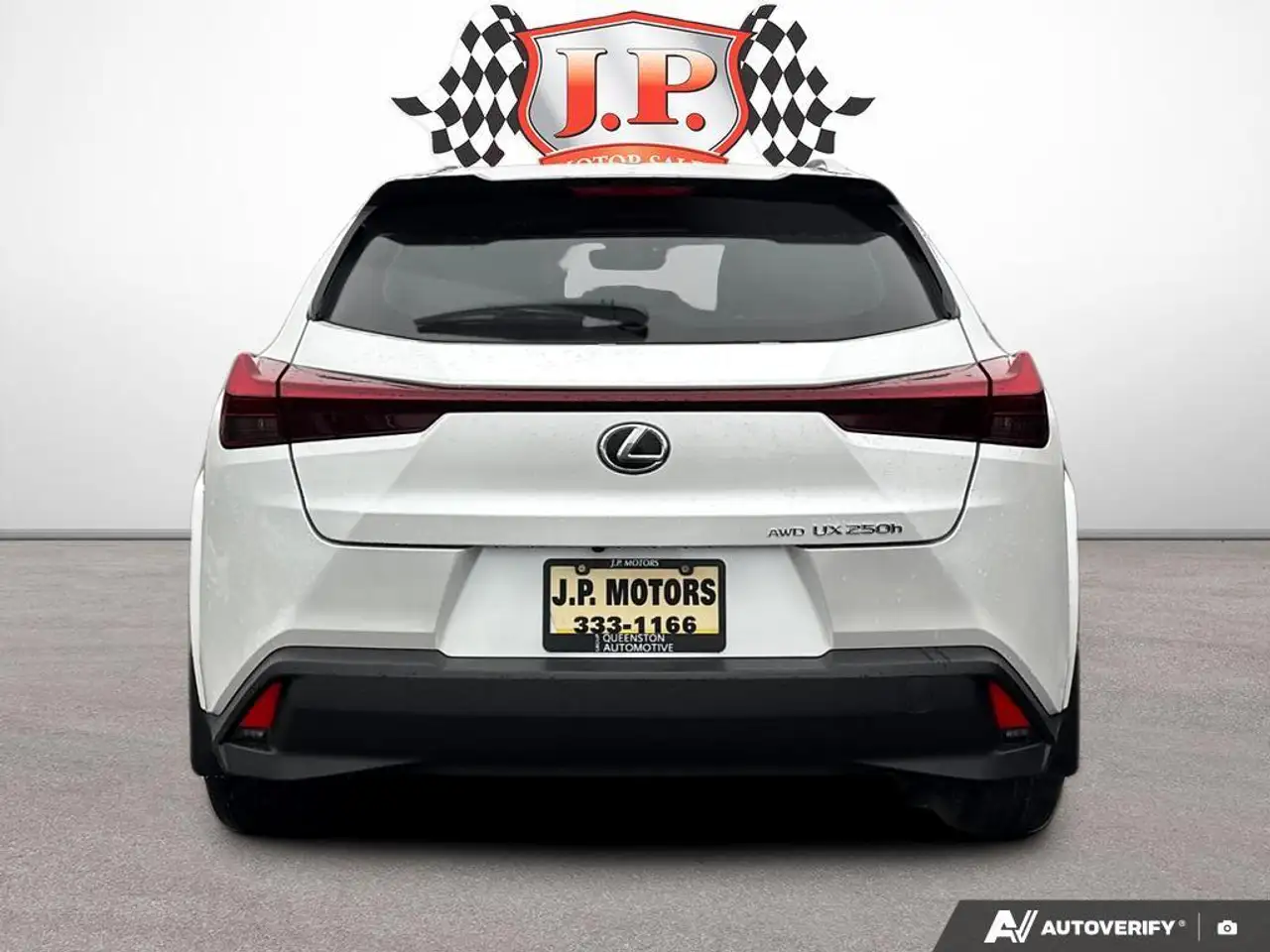 Lexus UX снимка Lexus UX