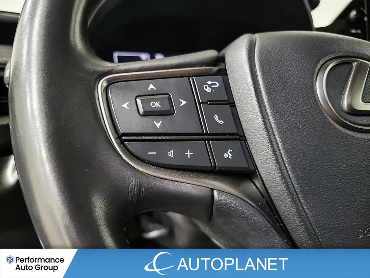 Lexus UX снимка Lexus UX