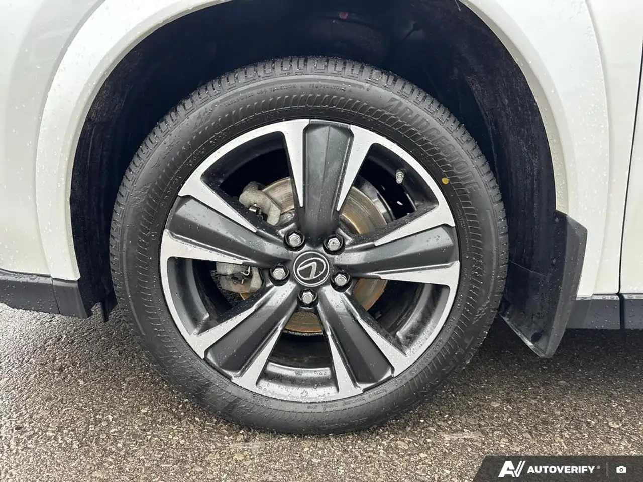 Lexus UX снимка Lexus UX