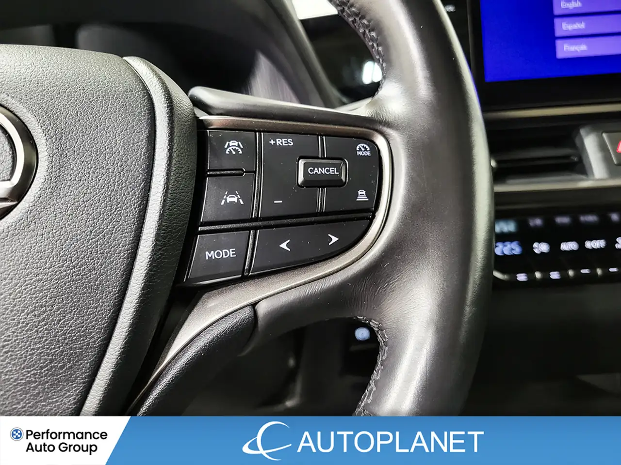 Lexus UX снимка Lexus UX