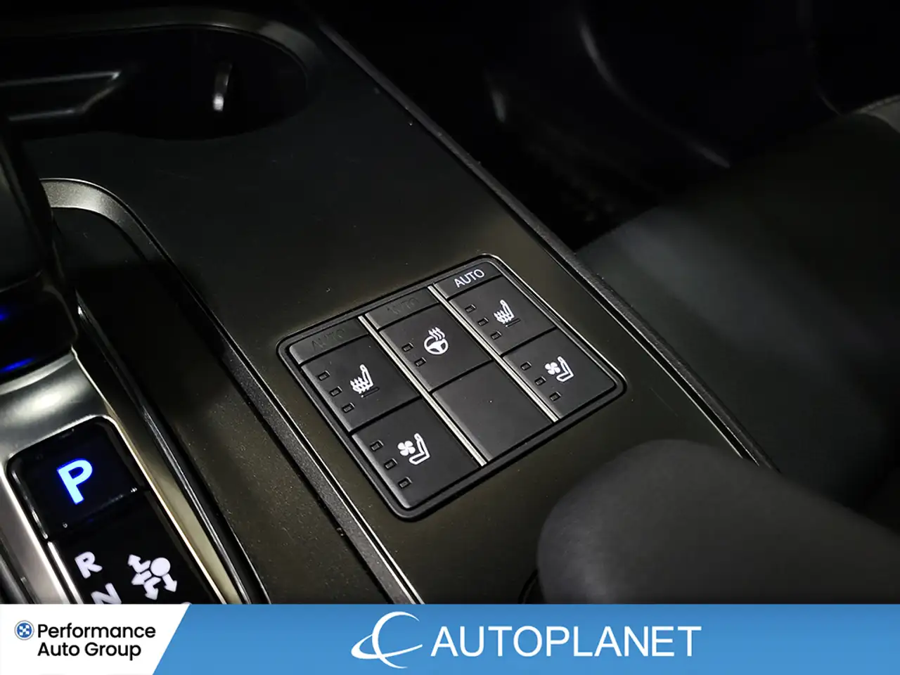 Lexus UX снимка Lexus UX