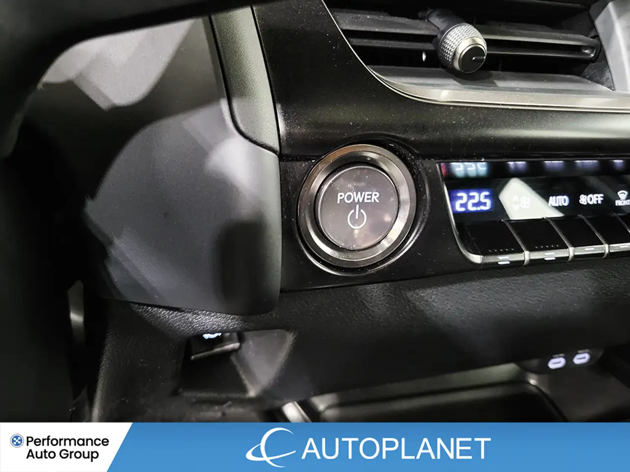 Lexus UX снимка Lexus UX
