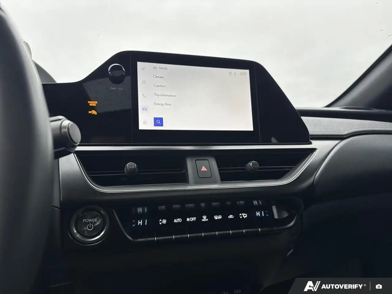 Lexus UX снимка Lexus UX