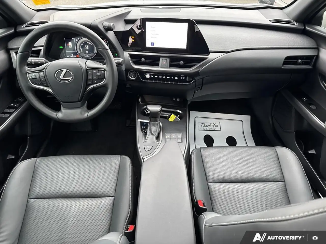 Lexus UX снимка Lexus UX