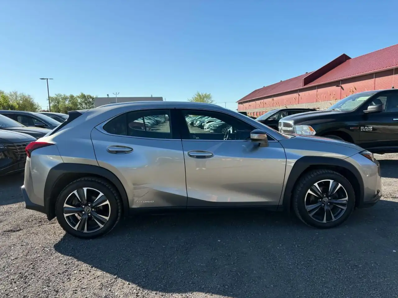 Lexus UX photo Lexus UX