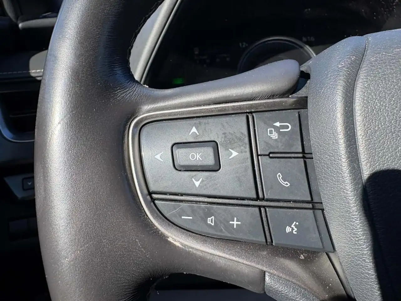 Lexus UX photo Lexus UX