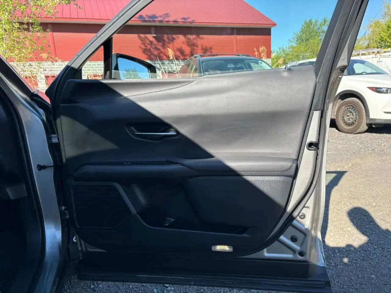 Lexus UX photo Lexus UX