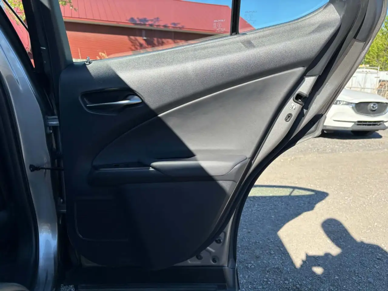Lexus UX photo Lexus UX