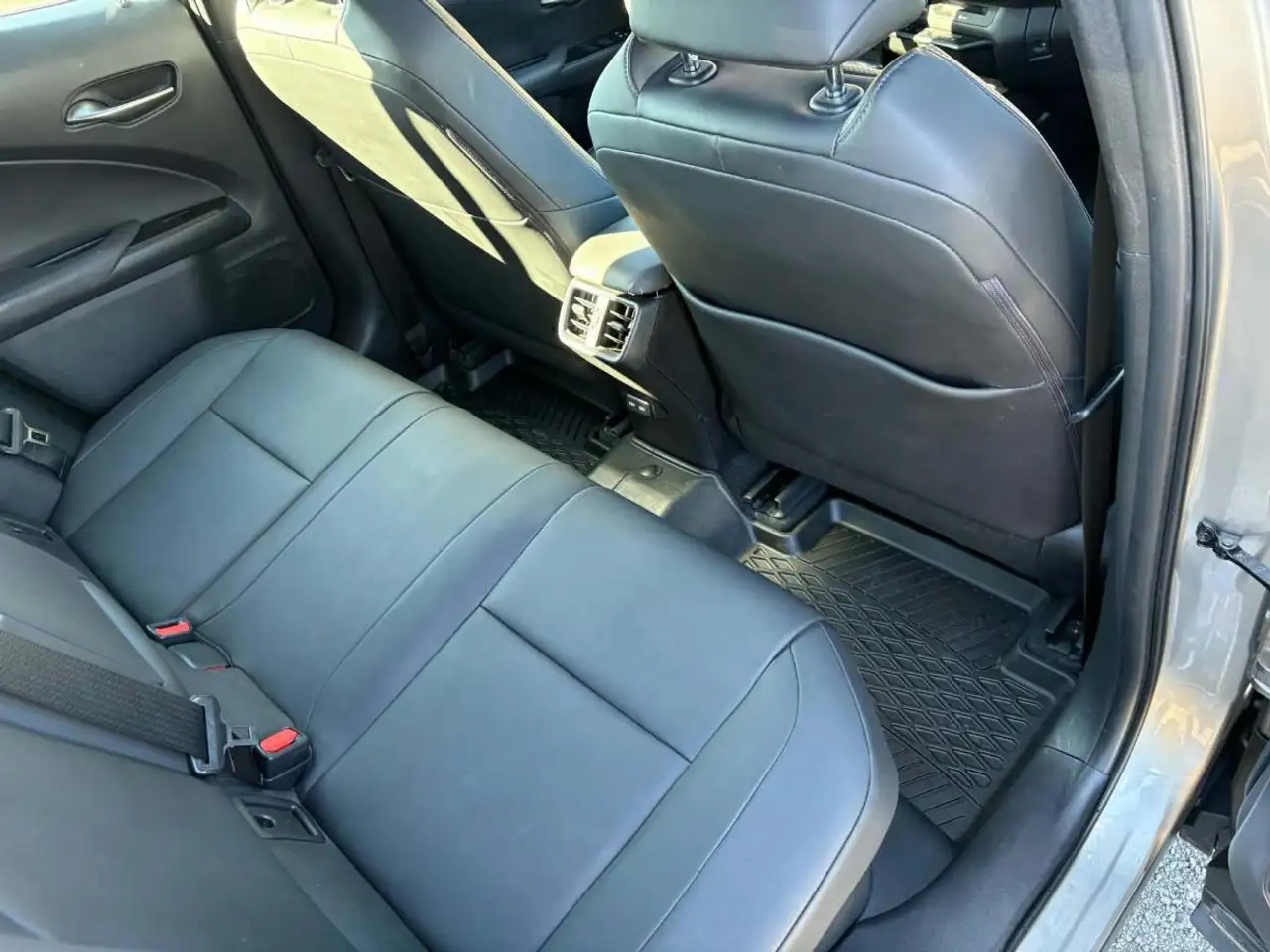 Lexus UX photo Lexus UX