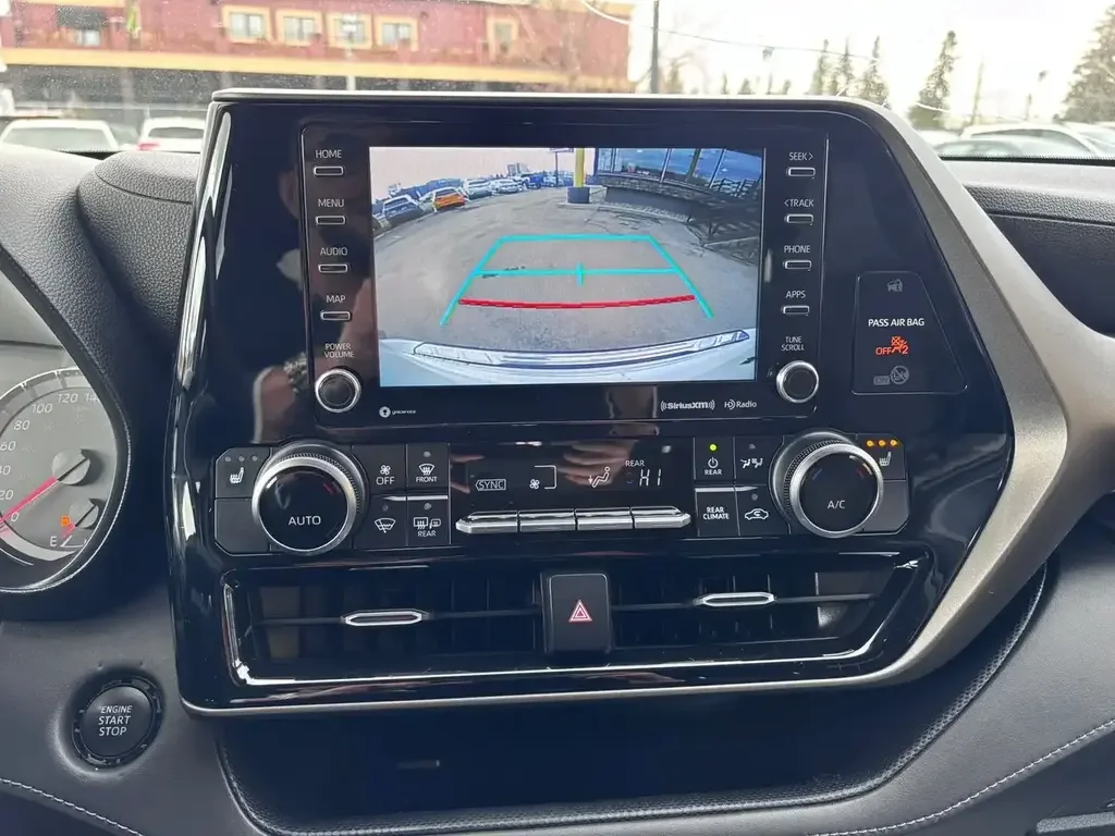 Toyota Highlander снимка Toyota Highlander