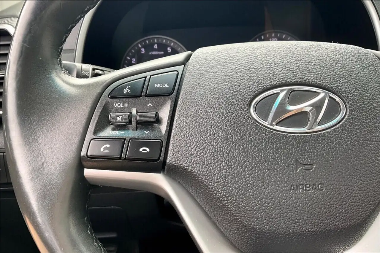 Hyundai TUCSON photo Hyundai TUCSON