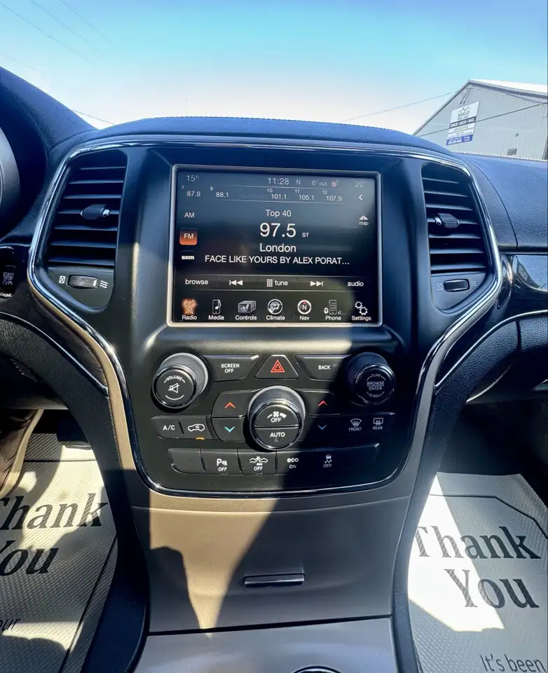 Jeep Grand Cherokee снимка Jeep Grand Cherokee