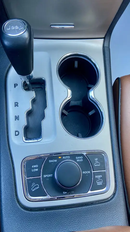 Jeep Grand Cherokee снимка Jeep Grand Cherokee