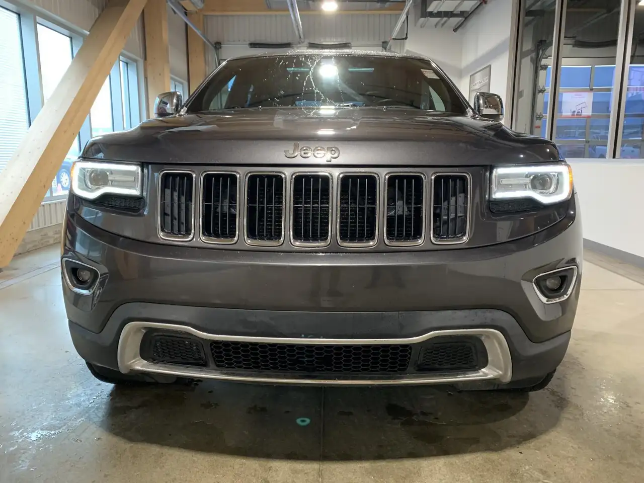 Jeep Grand Cherokee снимка Jeep Grand Cherokee