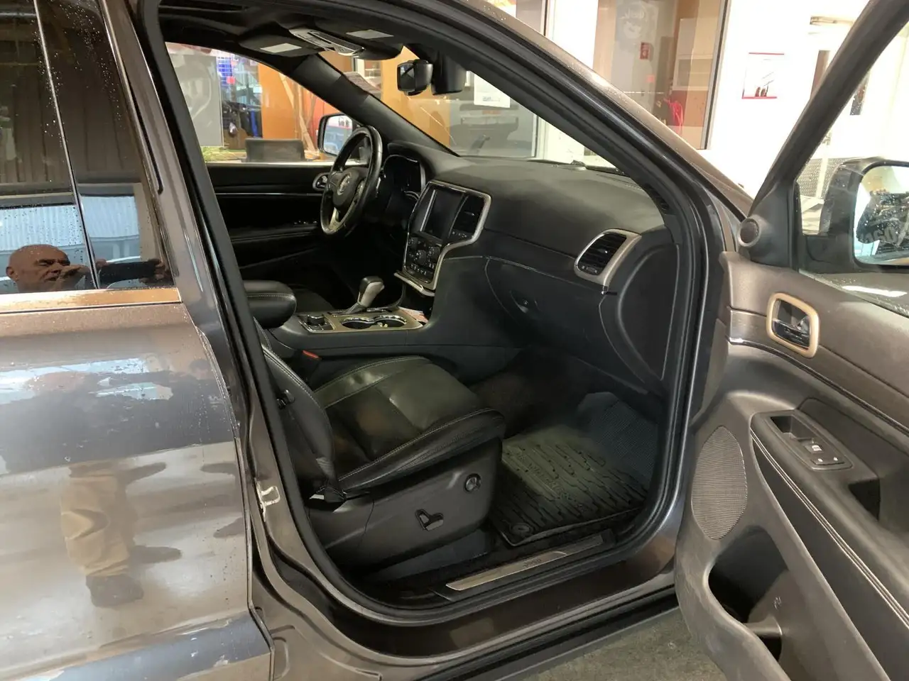 Jeep Grand Cherokee снимка Jeep Grand Cherokee