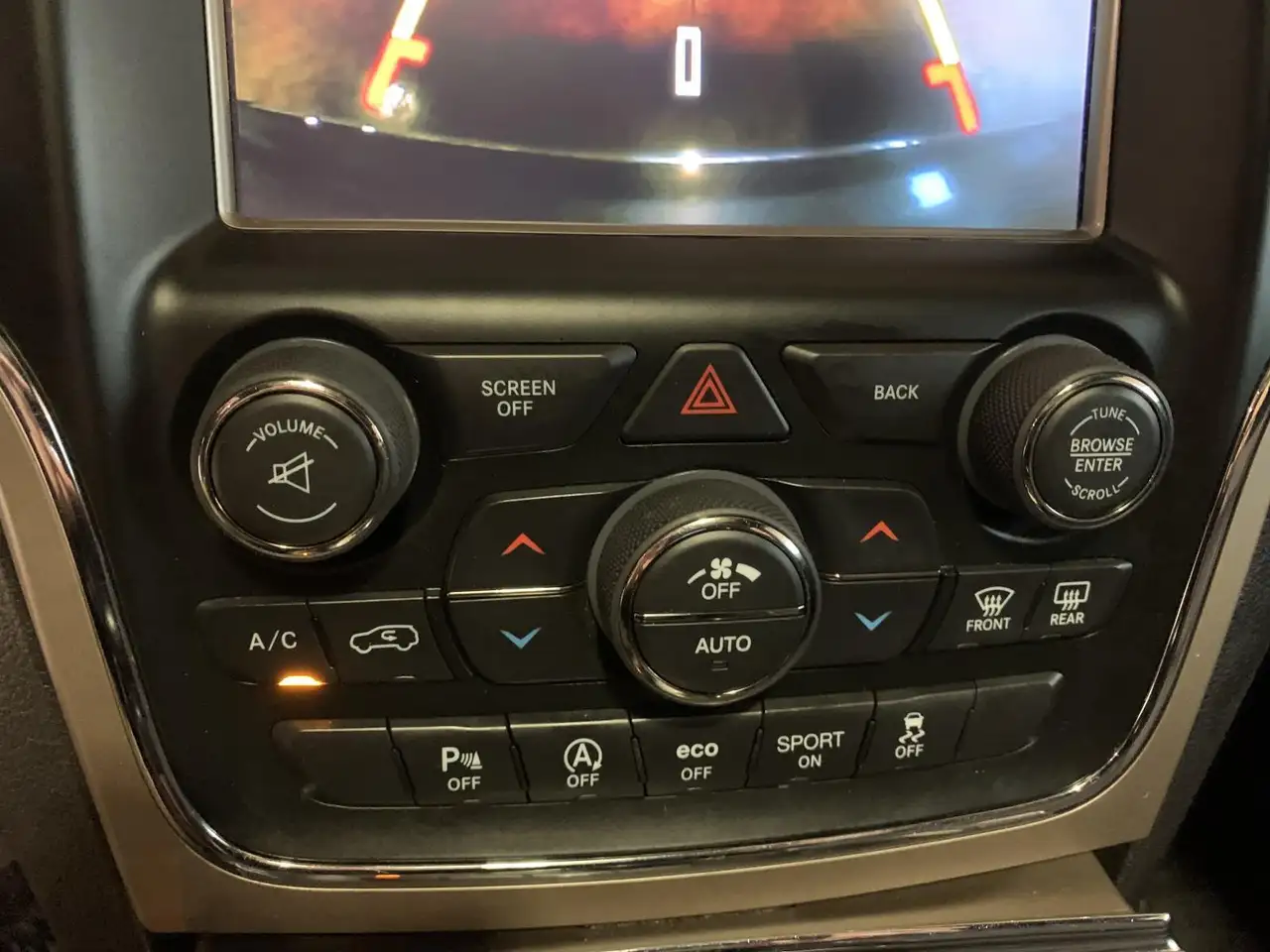 Jeep Grand Cherokee снимка Jeep Grand Cherokee