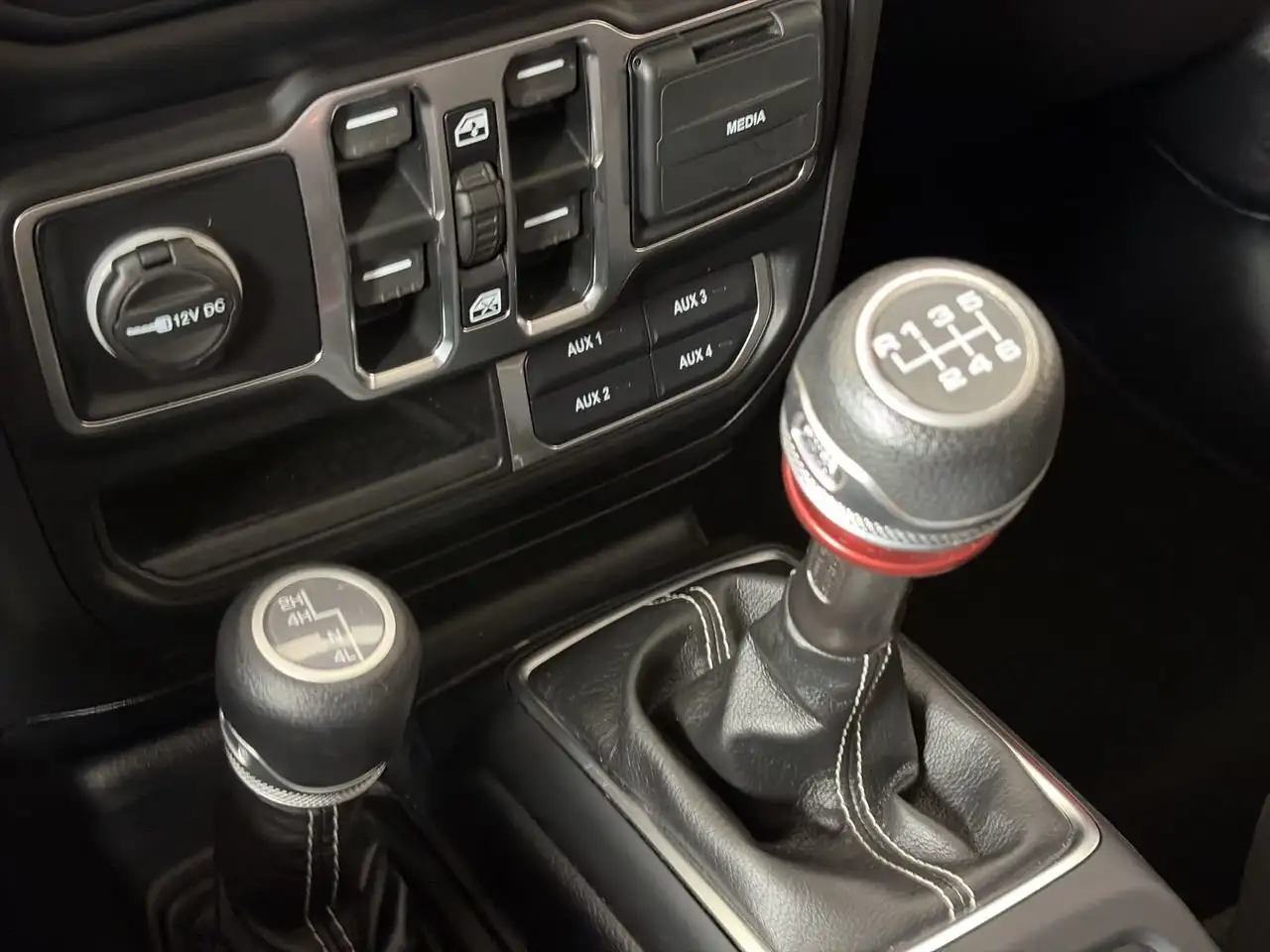 Jeep Gladiator photo Jeep Gladiator