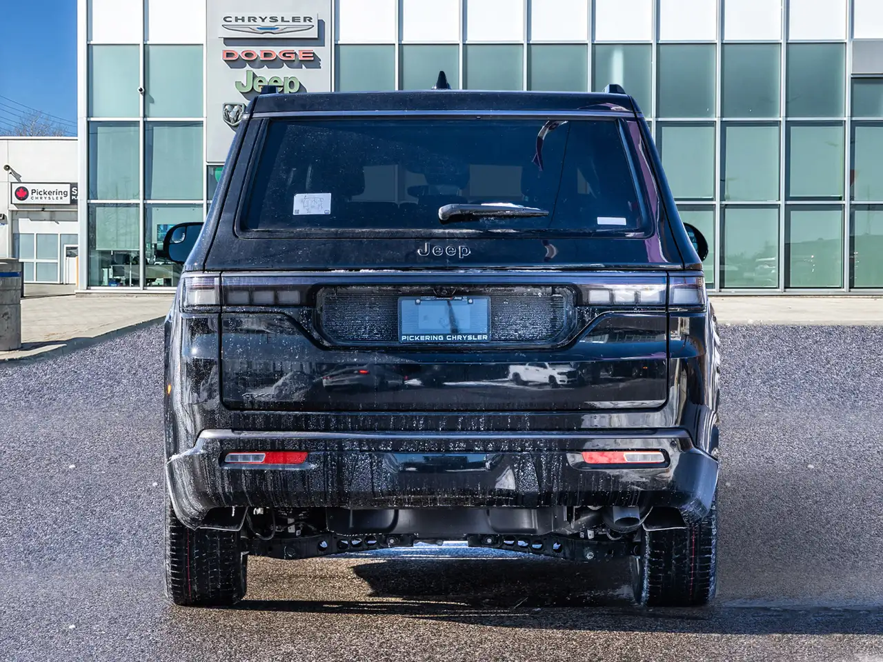 Jeep Grand Wagoneer снимка Jeep Grand Wagoneer