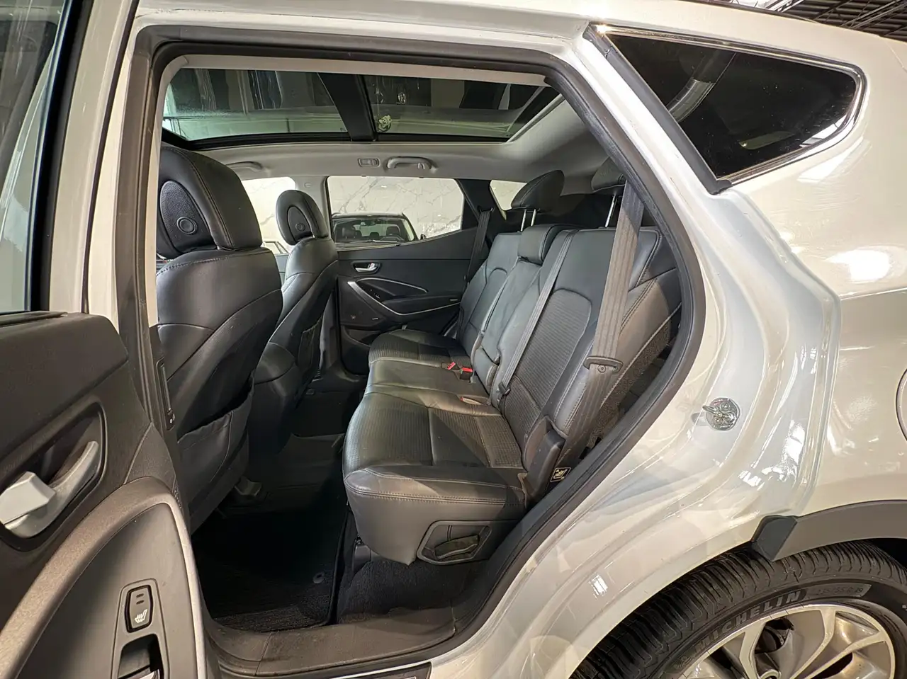 Hyundai SANTA FE photo Hyundai SANTA FE