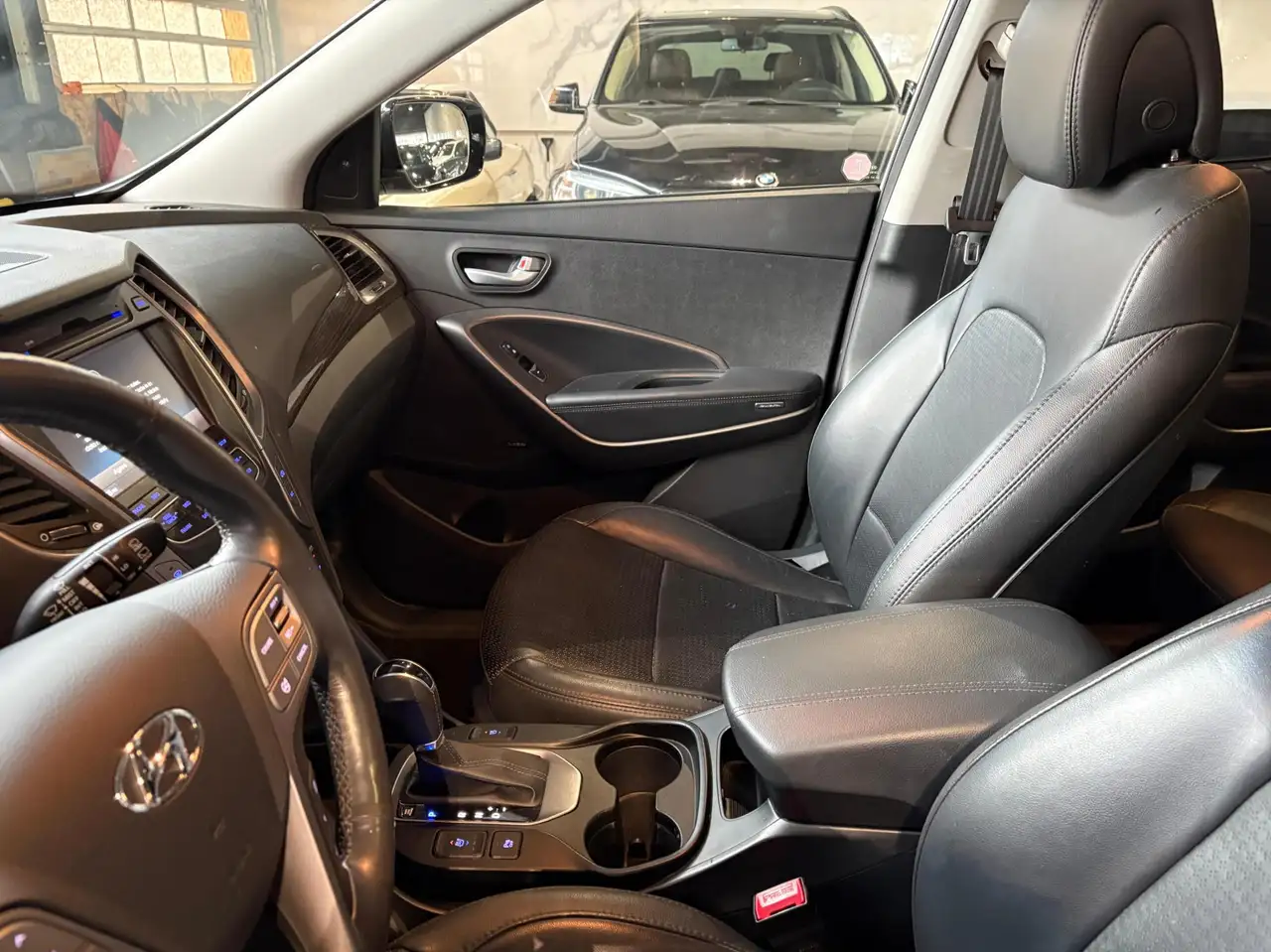 Hyundai SANTA FE photo Hyundai SANTA FE